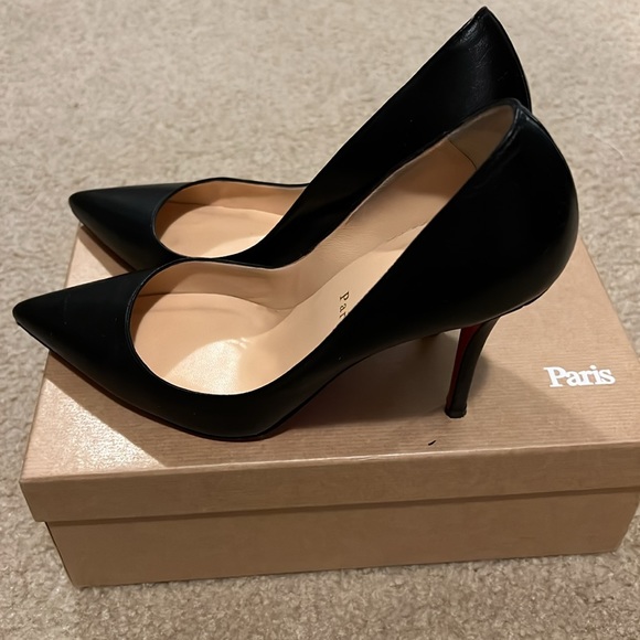 Christian Louboutin Apostrophe pumps in size 39.5 - Picture 2 of 5